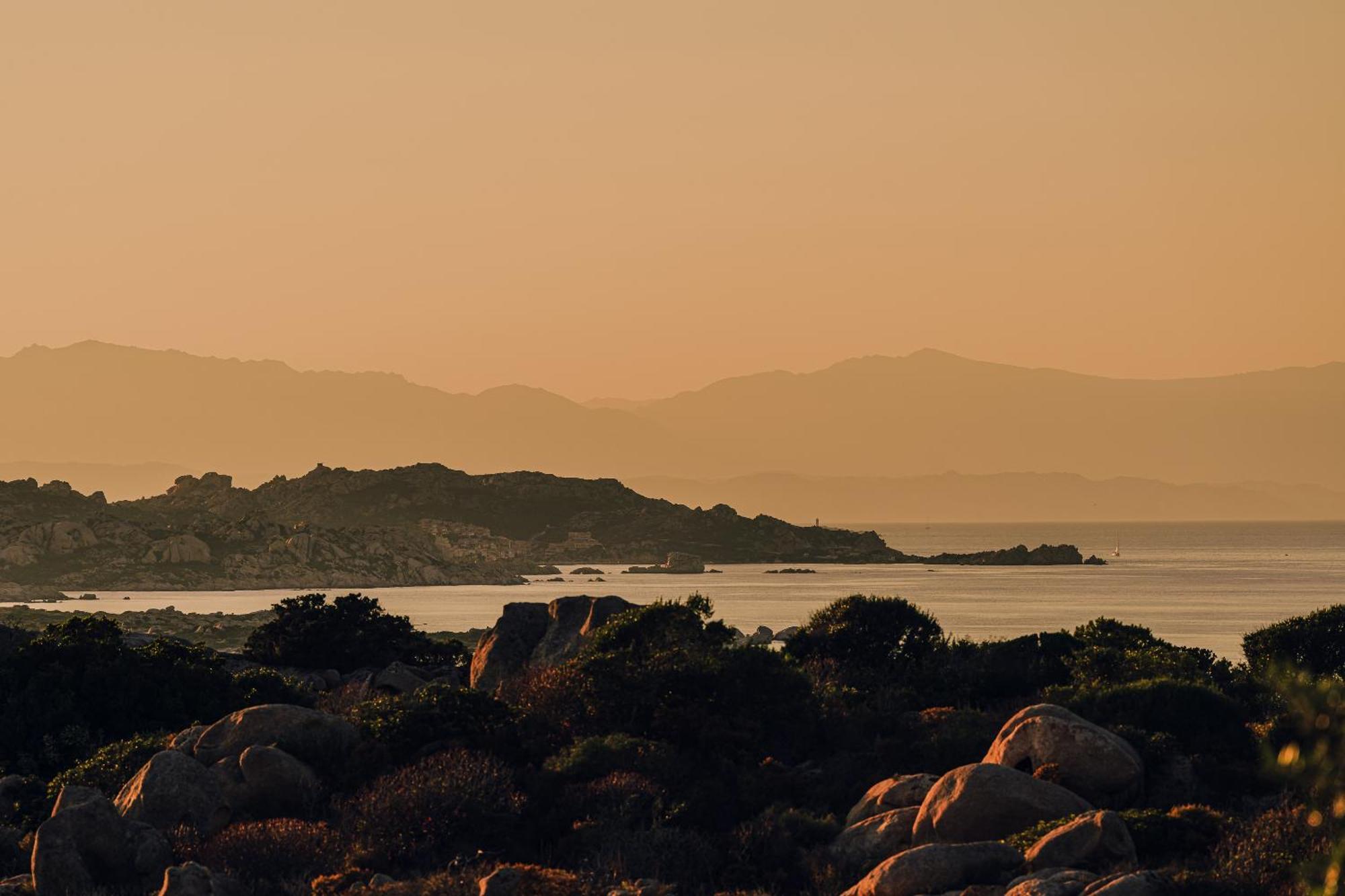 Отель Aethos Sardinia Канниджионе Экстерьер фото